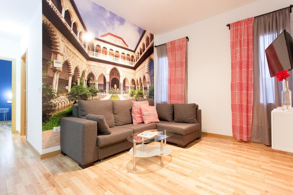 Apartamentos Diaber Larana, Seville